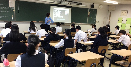 翻訳ミーティングの様子